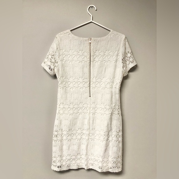 White T-Shirt Style Printed Dress - Women’s Size Large - Picture 2 of 3